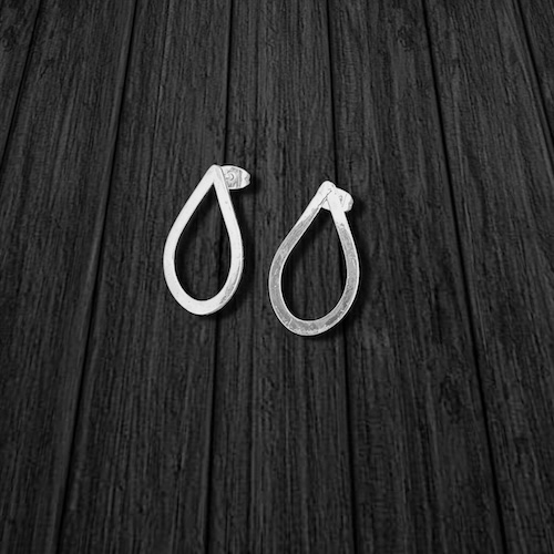 BGA002a Aretes 1 gota mediana 2